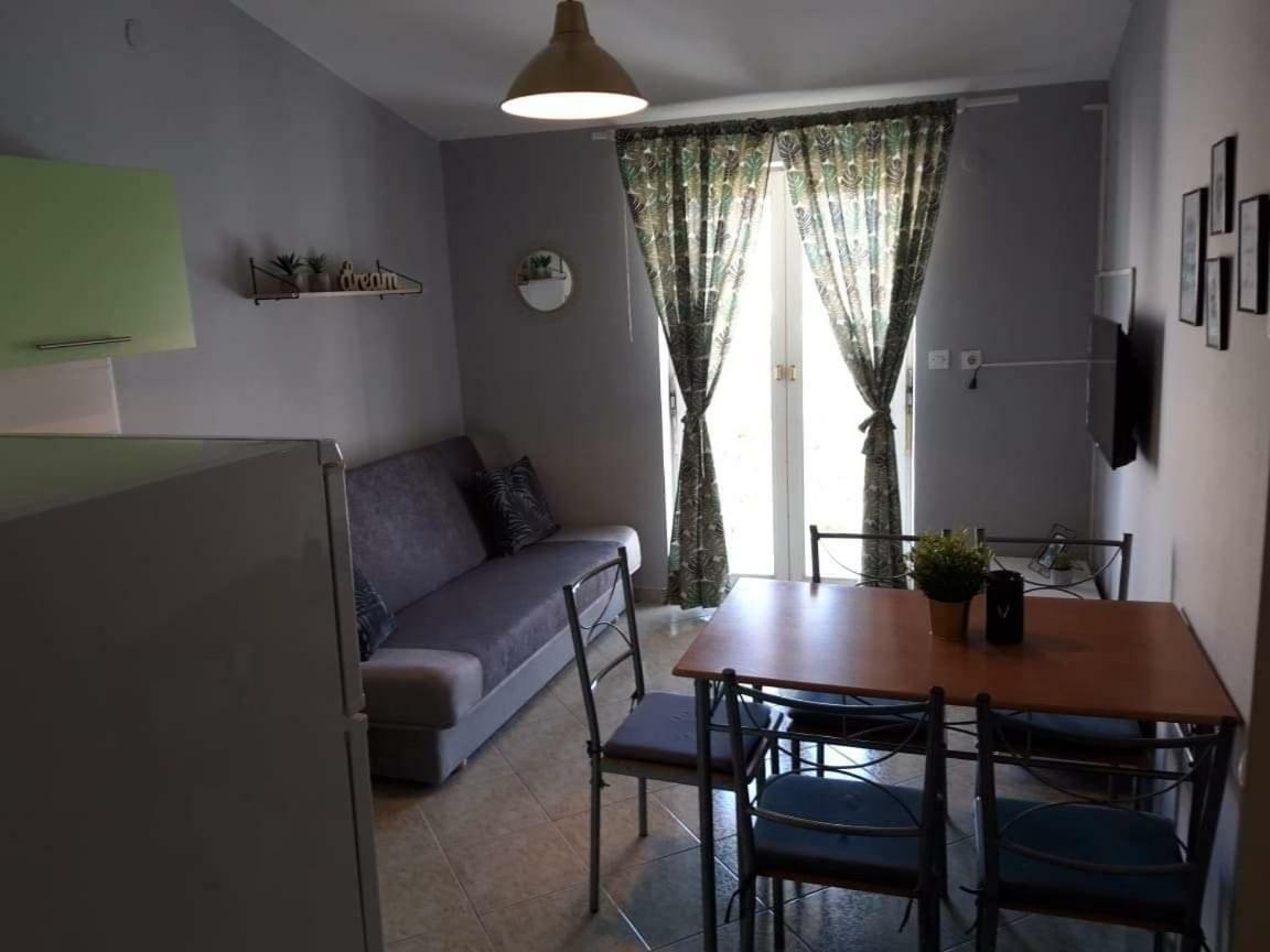Apartments Danijela Tribunj  Exterior photo